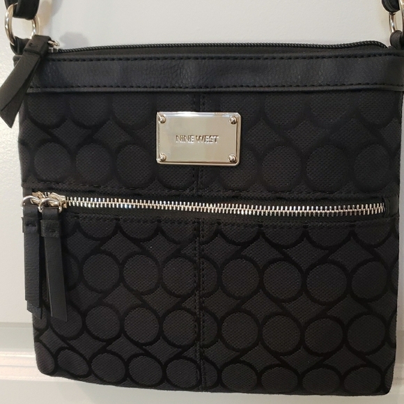Nine West Black Crossbody Bag with Silver Clasp - Picture 3 of 5